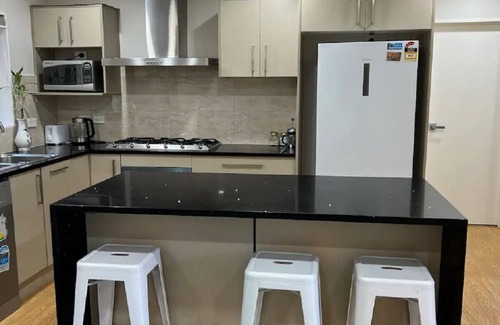 Manurewa Maison | Beautiful 2 bedroom house