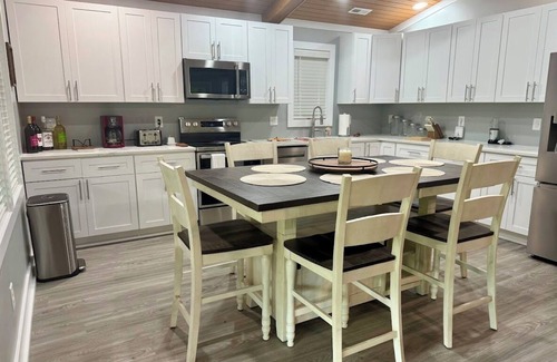 Burgaw Maison | Beautiful 2-bedroom house on the Cape Fear River