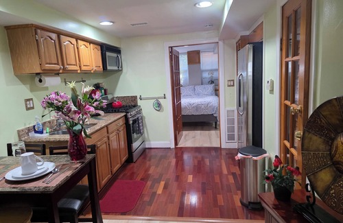 Dupont Circle Appartement | Beautiful 2-BR Apt Sleeps 5 Fabulous Location Historic Street Family-friendly