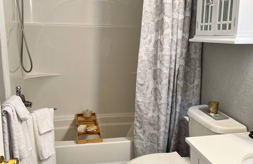 Jackson Maison | Beautiful 2 BR suite in the center of downtown Jackson.