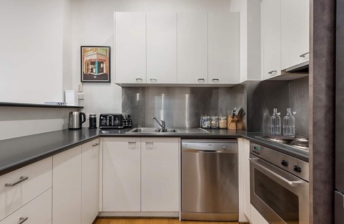 Collingwood Appartement | Beautiful 2-Storey Unit with Balcony near Smith St
