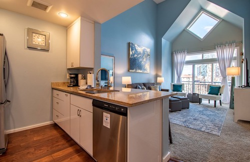 Belltown Copropriété | Beautiful 2 Story Penthouse @ the Heart of Seattle! with Pool and Free Parking