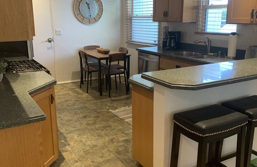 Imperial Beach Maison | Beautiful 2bd 1ba Beach Cottage 1.5 blks from the beach!