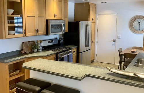 Imperial Beach Maison | Beautiful 2bd 1ba Beach Cottage 1.5 blks from the beach!