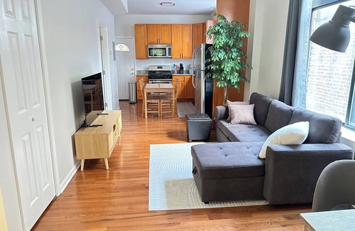 West Town Appartement | Beautiful 2BR apartment in vibrant West Town, close to FultonMarket and Downtown