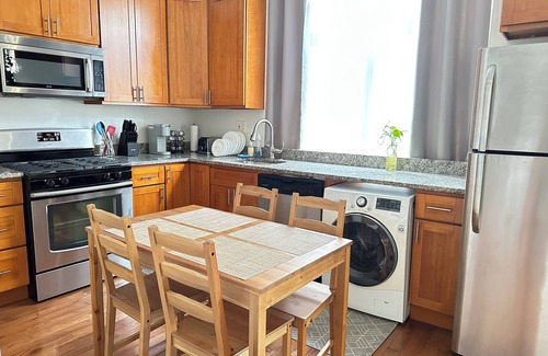 West Town Appartement | Beautiful 2BR apartment in vibrant West Town, close to FultonMarket and Downtown
