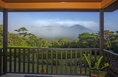 Bijagua Maison | BEAUTIFUL 2BR HOME WITH STUNNING VOLCANO VIEWS - FRIENDSHIP HOUSE AT BEPURAVIDA