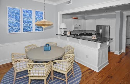 Beach District Appartement | Beautiful 2BR WaterColor condo 6 WaterColor Blvd #202 Steps to Beach Club condo