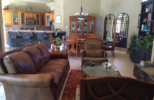 North San Antonio - SAT Maison | Belle 3 CAC maison avec grand patio tropical, bain à remous dans une communauté fermée