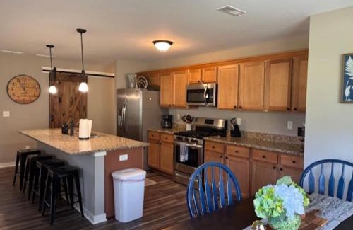 Loves Park Maison | Beautiful 3 bed 2 bath condo