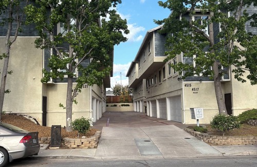 Rolando Village Copropriété | Beautiful 3 Bed 3 Bath Home Walk to SDSU Fully Furnished Garage + Utilities