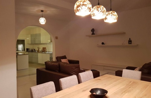 Praia Appartement | Beautiful 3 bed apt in Praia. Home away from Home.