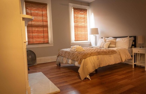 Central Northside Appartement | Beautiful 3-Bed Home w Parking Near AGH