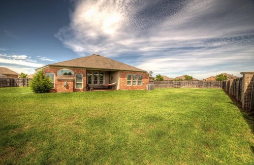 Edmond Maison | Beautiful 3 bed in Family Friendly Neighborhood
