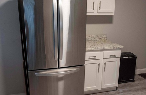Central Northside Appartement | Beautiful 3-Bed w/ Parking Near AGH & Stadiums