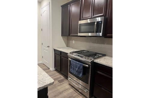 Parker Maison | Beautiful 3 Bedroom 2 and a half bath home in Parker. Sleeps 8
