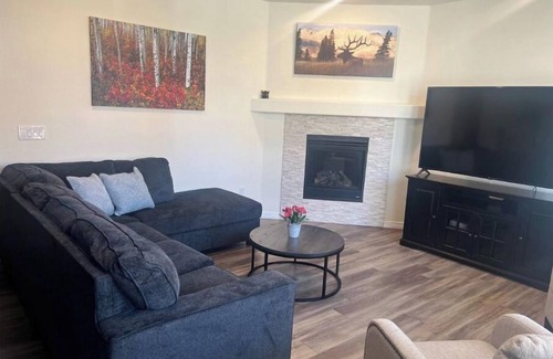 Parker Maison | Beautiful 3 Bedroom 2 and a half bath home in Parker. Sleeps 8