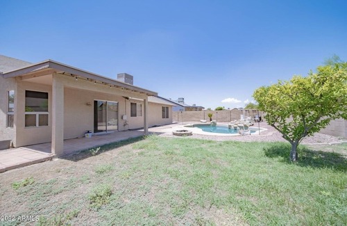 Glendale Maison | Beautiful 3 bedroom, 2 bathroom, walking distance to StateFarm Stadium/West Gate