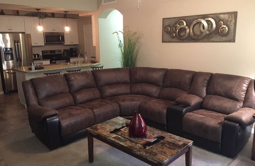 Parkwood Ranch Copropriété | Beau condo de 3 chambres à quelques pas de la piscine et du bain à remous.