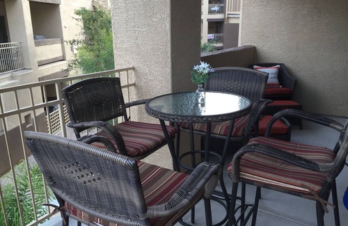Parkwood Ranch Copropriété | Beau condo de 3 chambres à quelques pas de la piscine et du bain à remous.