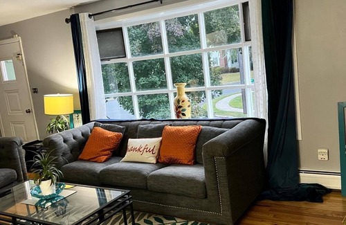 Stratford Appartement | Beautiful 3 Bedroom Home Stratford CT Close to Train, I95, Beach & Shopping