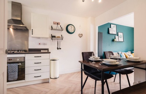 Worcester Maison | Beautiful 3 Bedroom Home Near Worcester