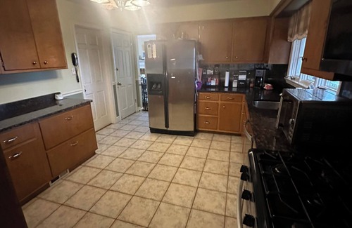 Oakmont Maison | Beautiful 3-bedroom house with WiFi, AC in fantastic Oakmont