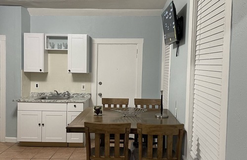 Highland Park Appartement | Beautiful 3 Bedroom located 10 minutes from Downtown