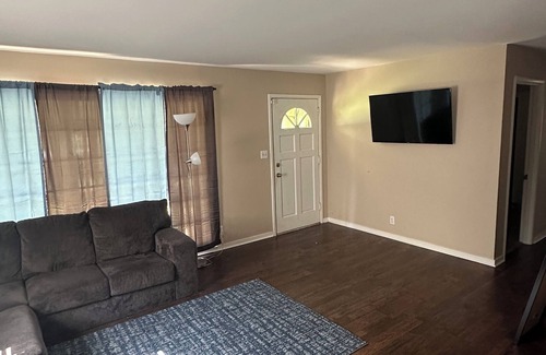 Forestdale Maison | Beautiful 3 bedroom1 bathroom home