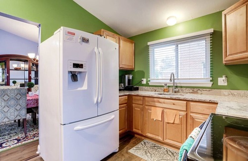 Alexandria West Appartement | Beautiful 3 bedrooms and 2 baths with free parking