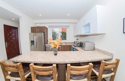 Las Jarretaderas Appartement | Beautiful 3B/2Ba Spacious Ground Corner Condo!