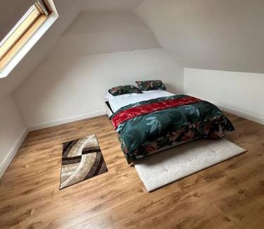 Waltham Forest Maison | Beautiful 3BD Family Home With Huge Private Graden