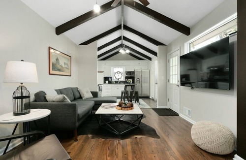 Nall Hills Maison | Charmer in Overland Park Mins to Kauffman Explore