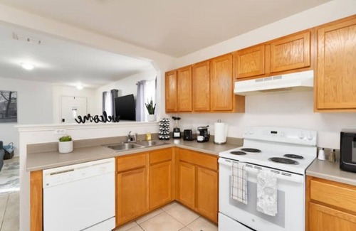 Maverick Creek Maison | Beautiful 3BR Near Medical Center - Pet Friendly!