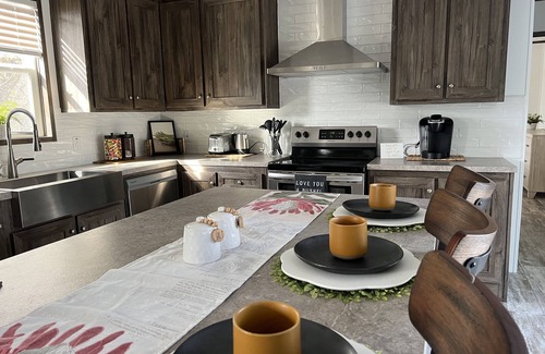 Burton Cabine | Beautiful 3BR Stay on stunning farm near Round Top