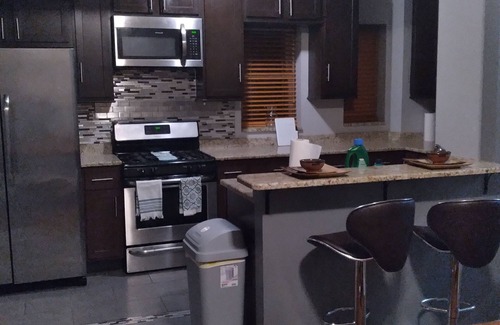 South Shore Appartement | BEAUTIFUL 4/20 FRIENDLY 2 BEDROOM DUPLEX IN SIZZLING SOUTH SHORE
