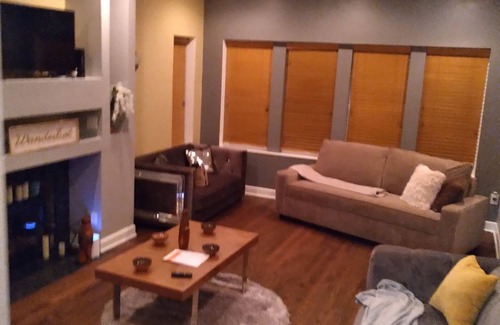 South Shore Appartement | BEAUTIFUL 4/20 FRIENDLY 2 BEDROOM DUPLEX IN SIZZLING SOUTH SHORE