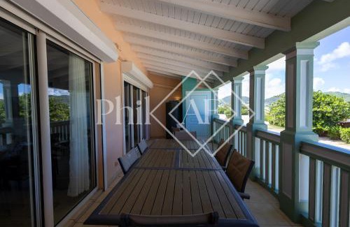 Bellevue Appartement | Beautiful 4,5 bed-rooms Beach-front Duplex of 189 m2 at Orient Beach