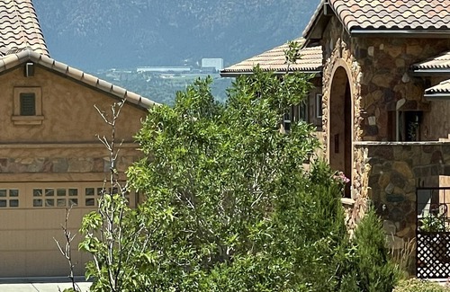 Flying Horse Maison | Beautiful 4 BDR/3 Bath home 10 minutes to USAFA