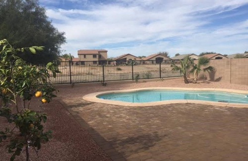 San Tan Valley Maison | Magnifique maison de 4 chambres avec piscine privée chauffée située à Johnson Ranch