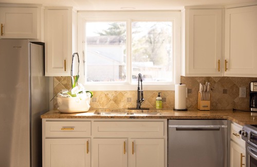 Huntsville Maison | BEAUTIFUL 4 Bed 3 Bath Renovated Furnished House S HSV 2 Car Garage NON SMOKING