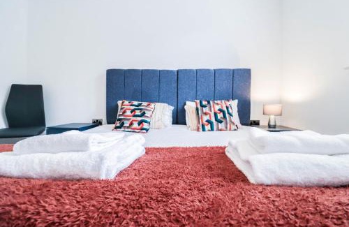 Woodley Appartement | Beautiful 4 Bed House Free WIFI