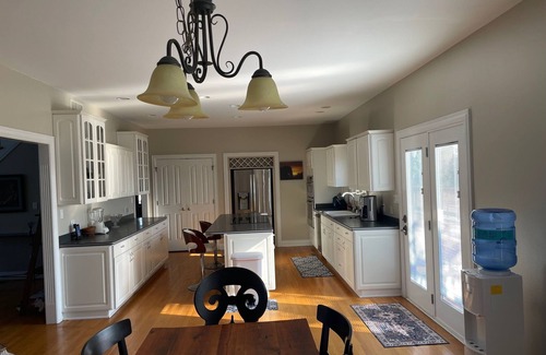 Georgetown Maison | Beautiful 4+-bedroom house near KHP, with show barn stables and indoor arena.