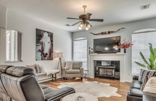 Wheatland Maison | Beautiful 4 bedroom 3 bath-POOL- sleeps 8 montly rates available
