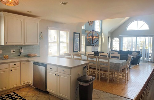 Sea Isle City Maison | Beautiful 4-bedroom, beach block home in Sea Isle City!