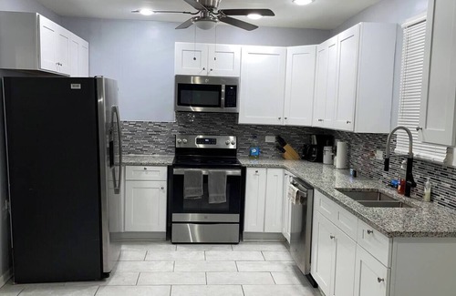 Washington Heights Maison | Beautiful 4 bedroom 2 bath home, peaceful,relaxing