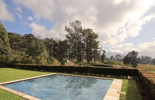 Steenberg Estate Maison | Beautiful 4 Bedroom House in Steenberg