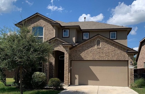San Antonio Maison | Beautiful 4 Bedroom Home 1 Block form the National Shooting Complex