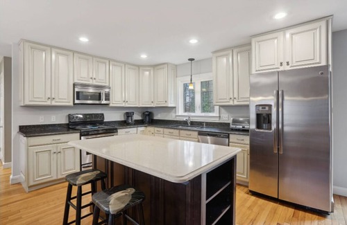 Kennebunk Maison | Beautiful 4 BR, proche de tout !! Promenade à la plage et Dock Square Gooch!