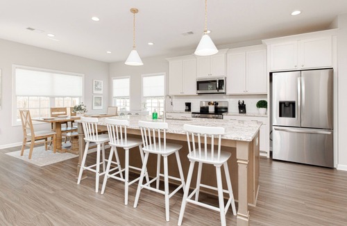 Perry Maison | Beautiful 4BR | Fenced Yard | Family & Pets